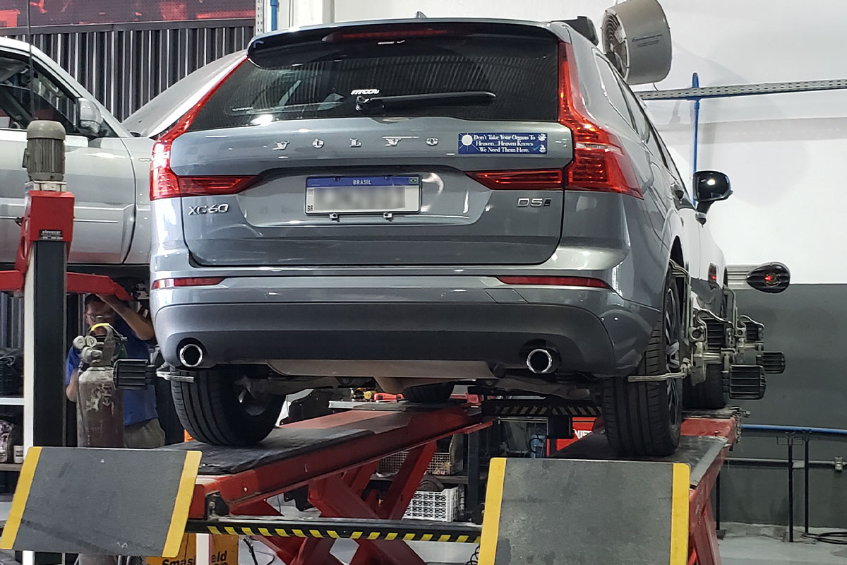 Volvo em manutenção na Oficina Especializada Oma - RJ - 3